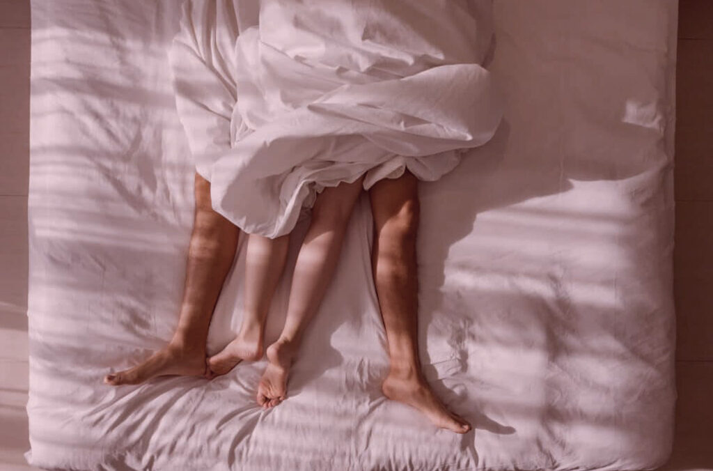 couple - sex - bed